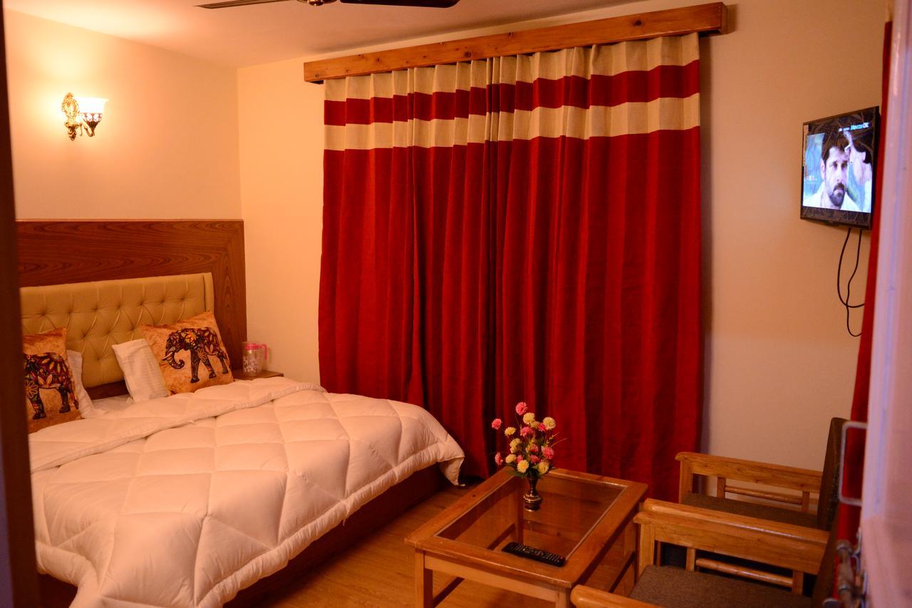 Ambika Bliss Bed & Breakfast Manali  Bagian luar foto