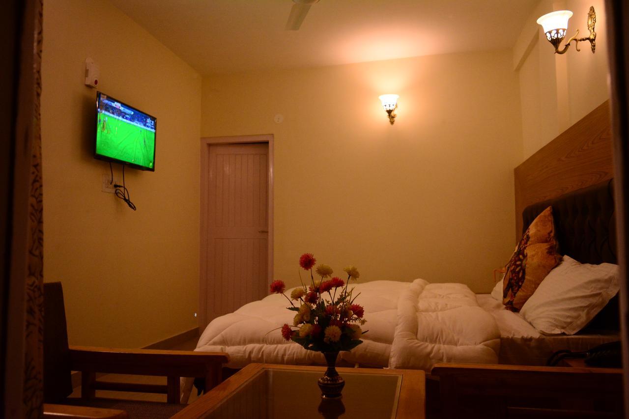 Ambika Bliss Bed & Breakfast Manali  Bagian luar foto