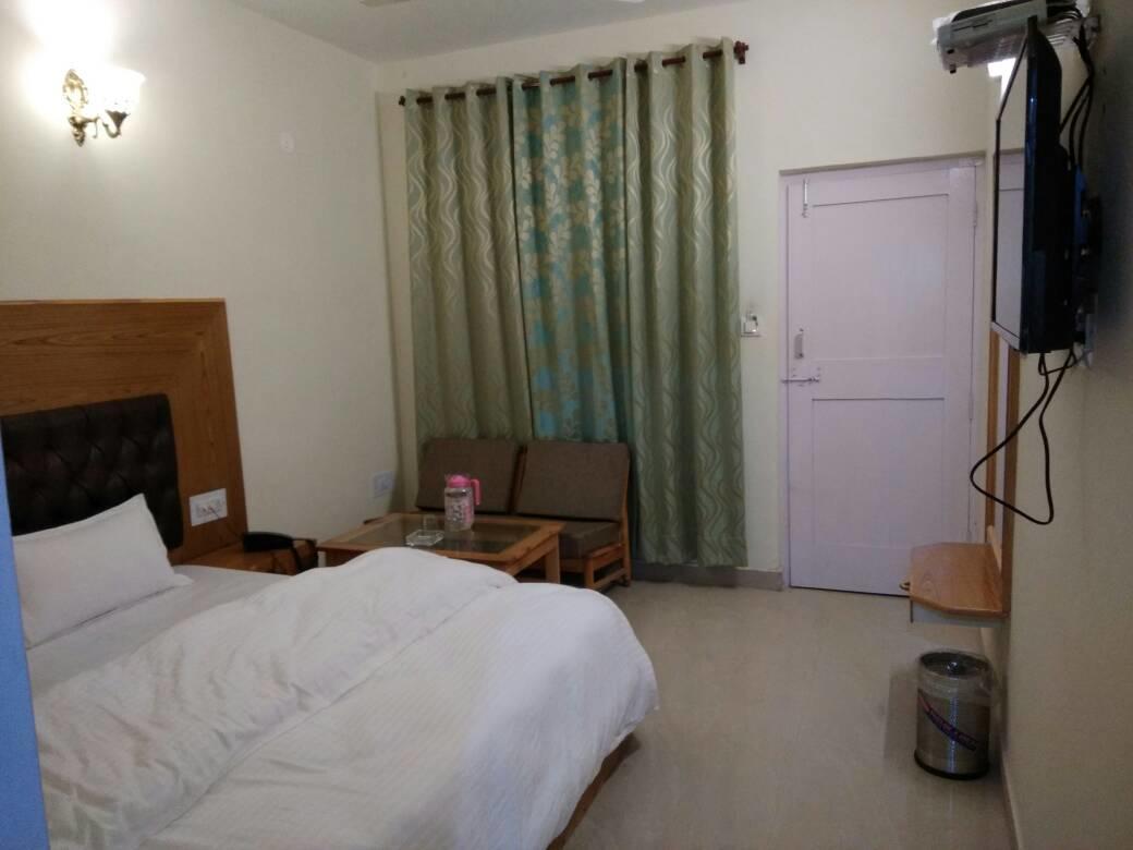 Ambika Bliss Bed & Breakfast Manali  Bagian luar foto
