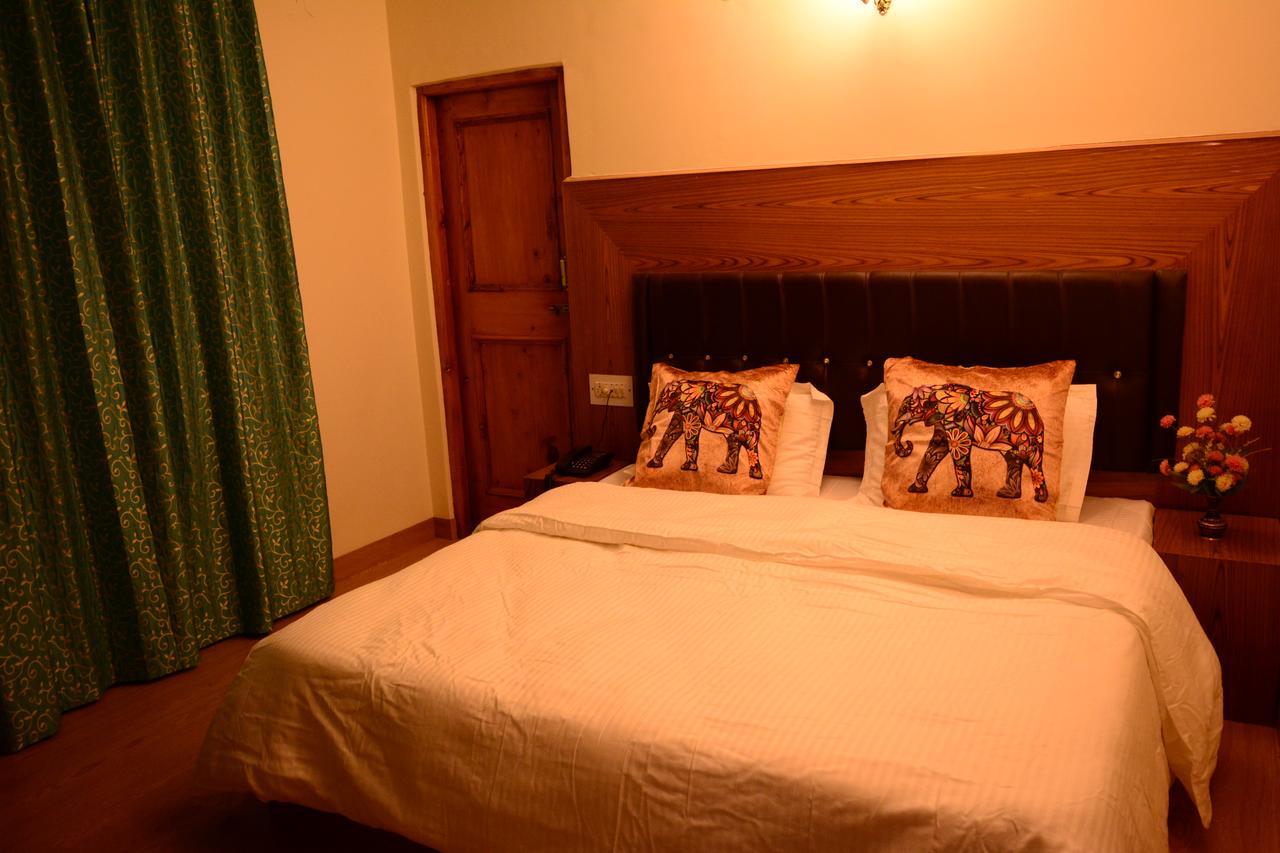 Ambika Bliss Bed & Breakfast Manali  Bagian luar foto
